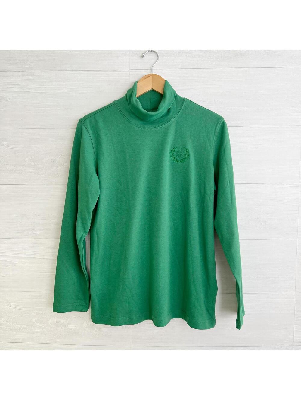 Blair - Green turtleneck embroidered crest, M